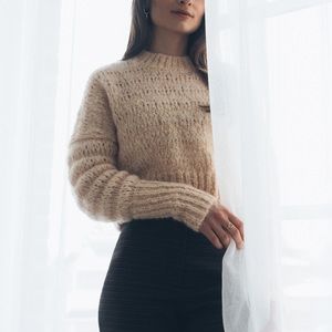 Aritzia - Wilfred Wool Cropped Sweater